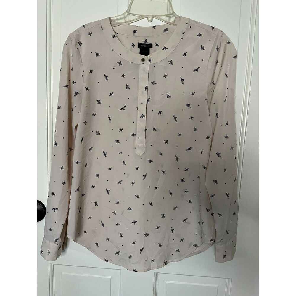 Ann Taylor XS Bee Print Blouse Long Sleeve Blush Black Button Front Top